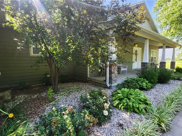 215 Country View Dr, Pittsburg, KS 66762