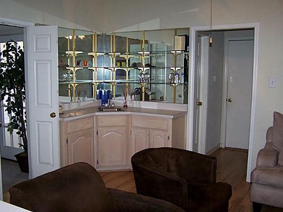 5th image of 7107 Harlan Dr