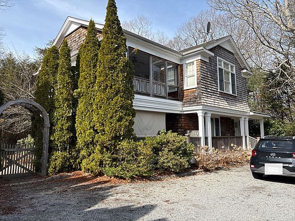 3rd image of 52 Meeting House Rd