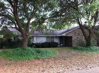 109 Henderson St, Deridder, LA 70634