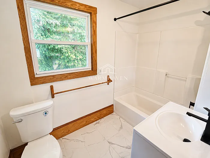 1826 Hillside Ter — Photo 13