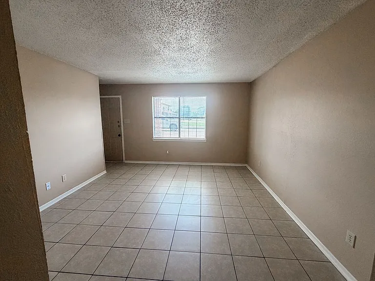 3804 Charolais Dr — Photo 6