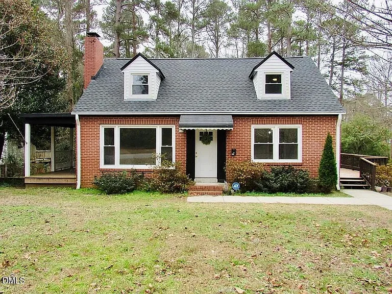 209 Carbonton Rd — Photo 1