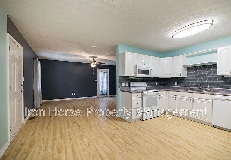 357 Mary Alice Dr — Photo 7