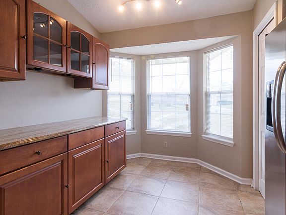3rd image of 8285 Sailmaker Ln