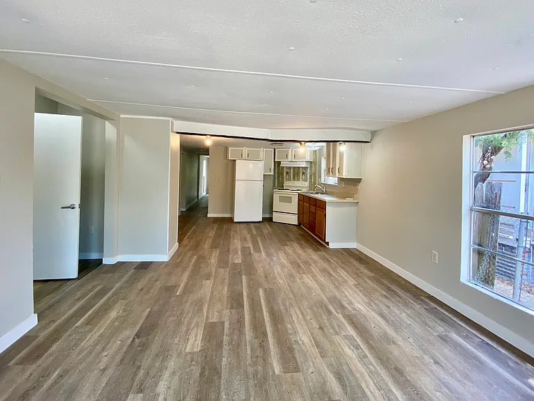 109 Harmons Way — Photo 2