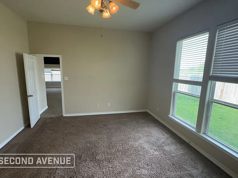 1011 Forest Oak — Photo 9
