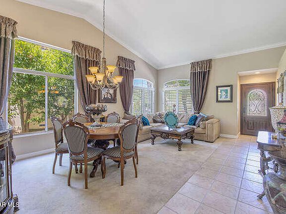 5th image of 205 Twin Falls Ct