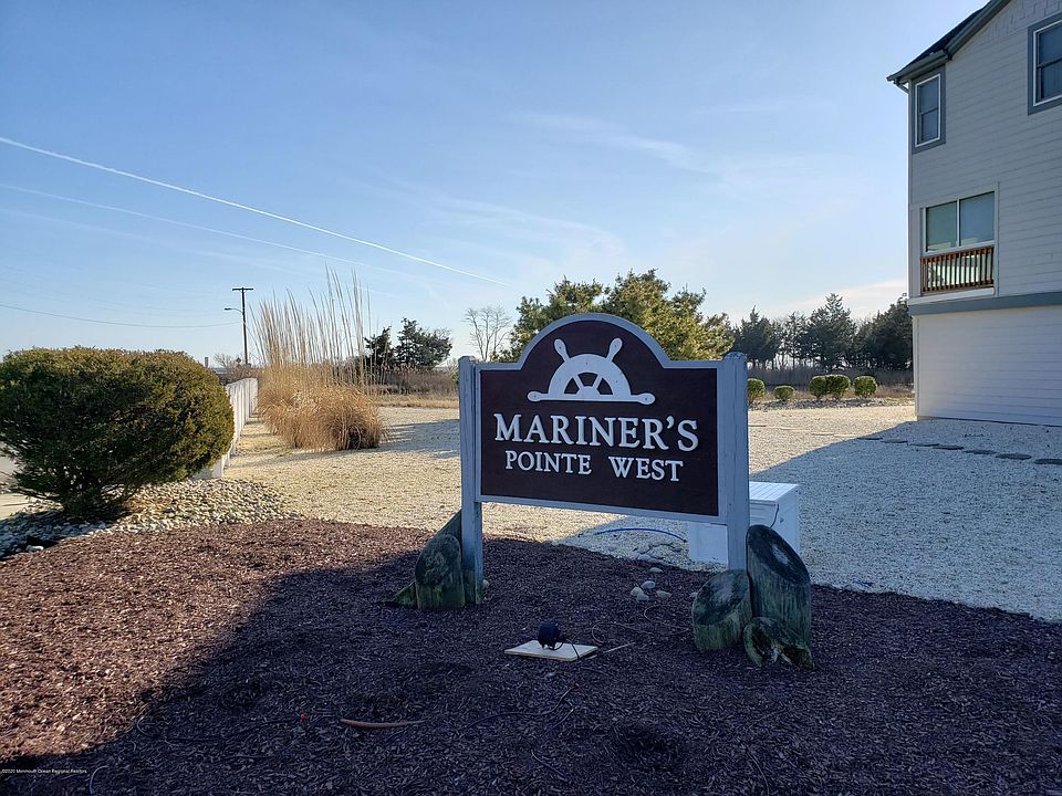 2nd image of 4 Mariners Point W