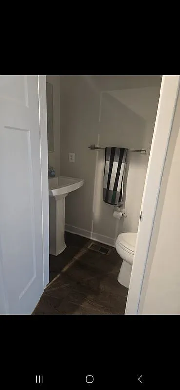 2 bed, 1.0 bath, 100 sqft, $1,200 — Photo 4