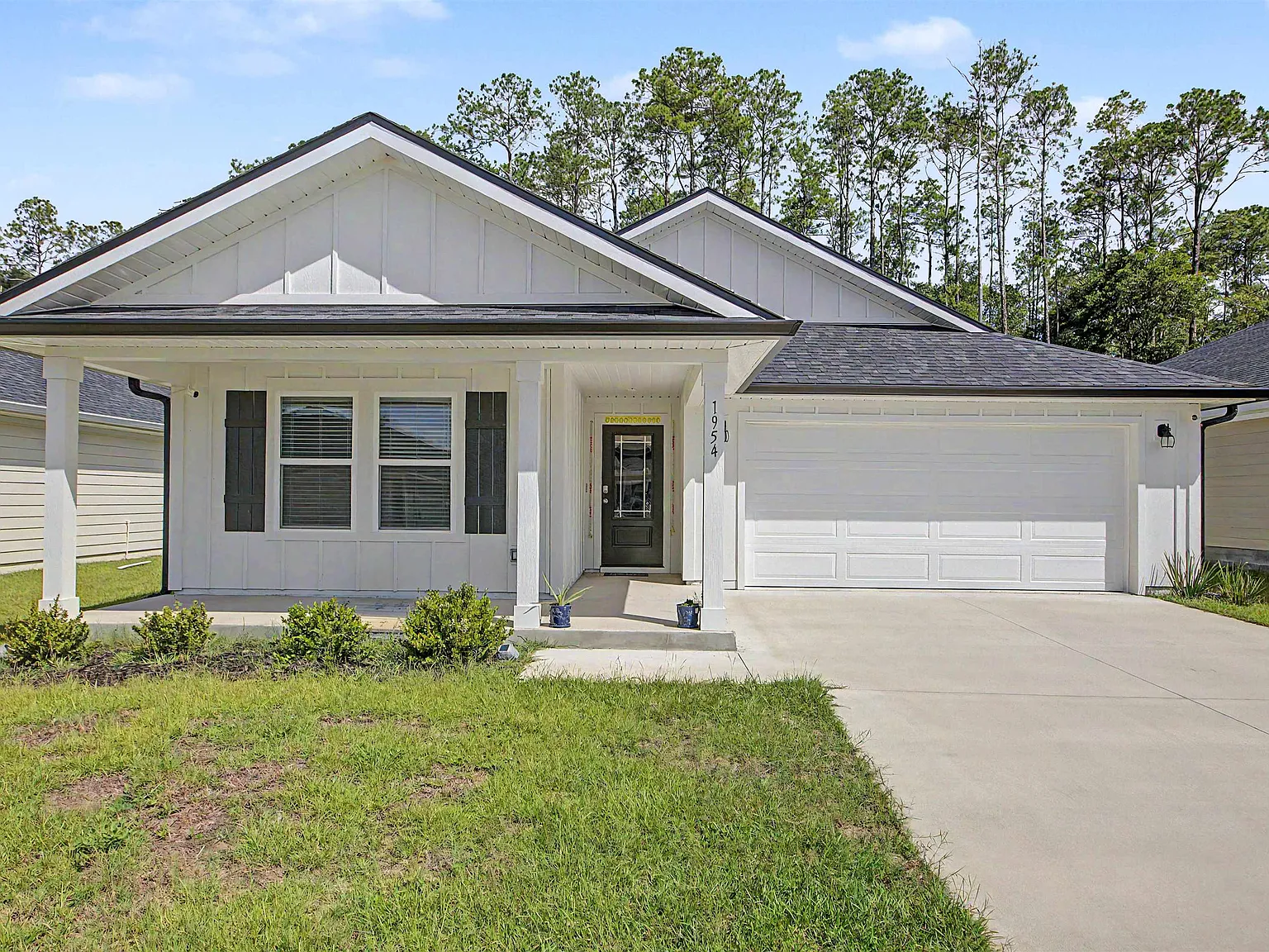 5 bed, 3.0 bath, 2012 sqft, $2,995 — Photo 1