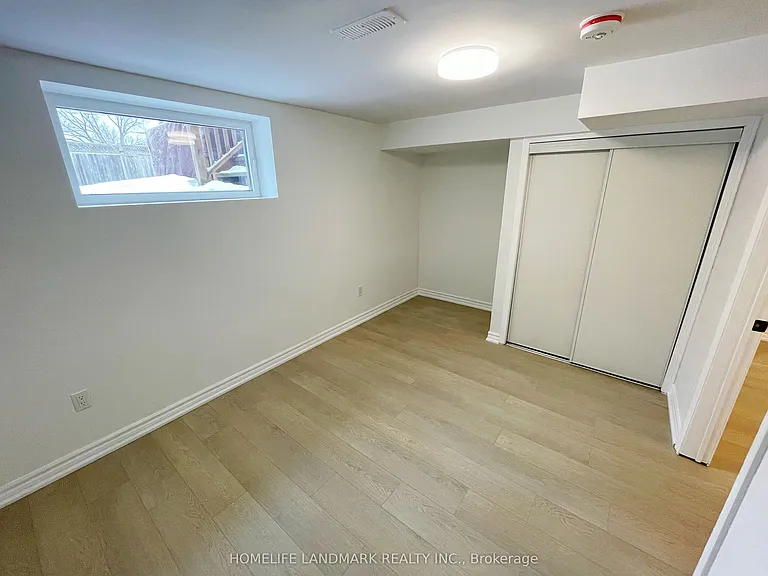 81 Celestine Dr #LOWER — Photo 12