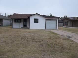 911 Binkley Ave, Dumas, TX 79029