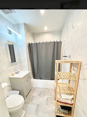 Rented by Delmark Realty LLC | media 10