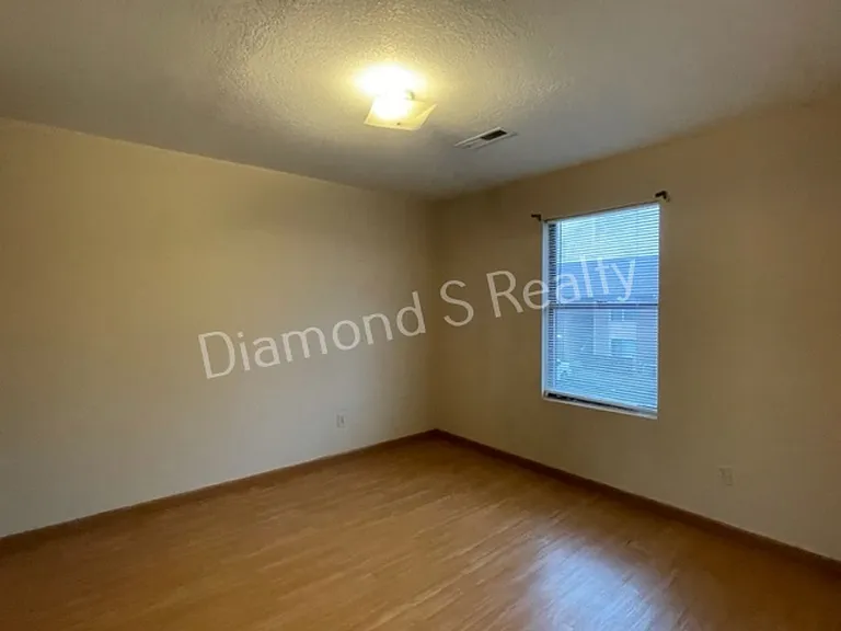 2159 East Macs Court — Photo 10