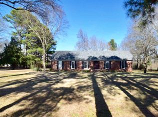 638 Old Bells Rd, Jackson, TN 38305