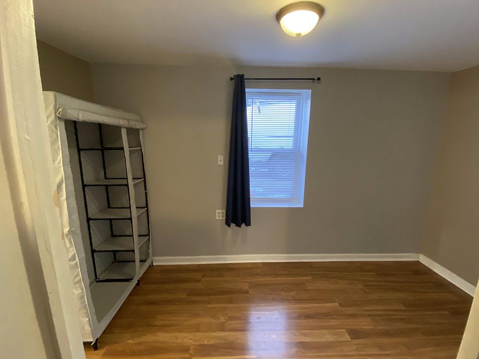 1st image of 2300 Schrage Ave #2