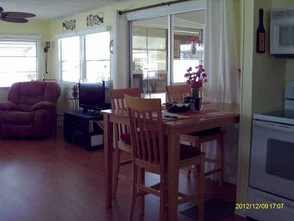 5th image of 125 Sun Cir