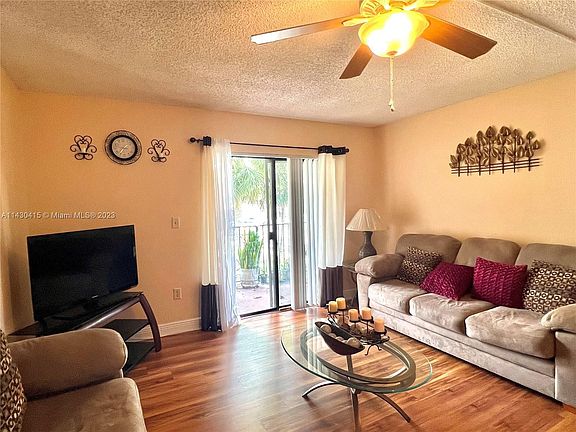 3rd image of 200 Palm Cir W #0