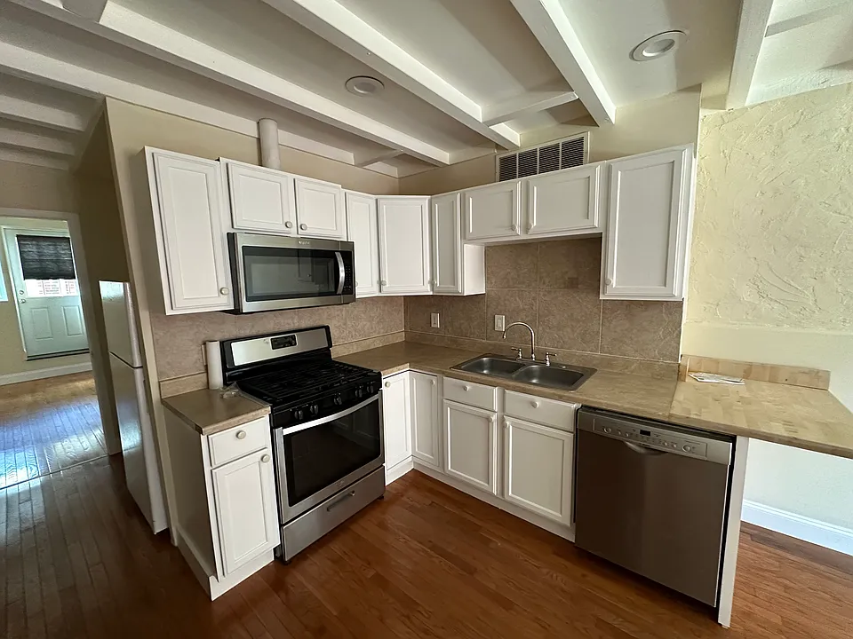 838 South St #2B