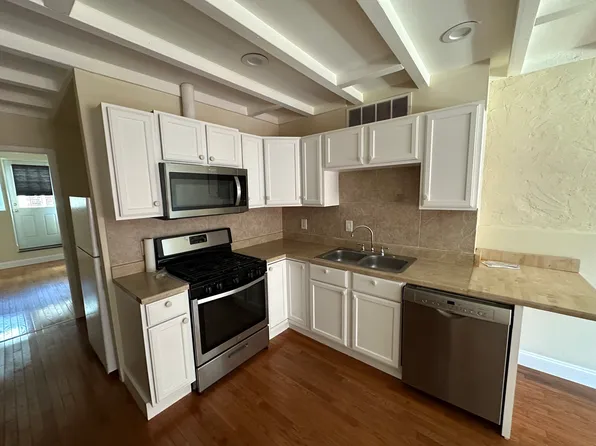 838 South St #2B, Philadelphia, PA 19147