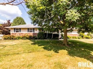 2121 Springfield Rd, East Peoria, IL 61611