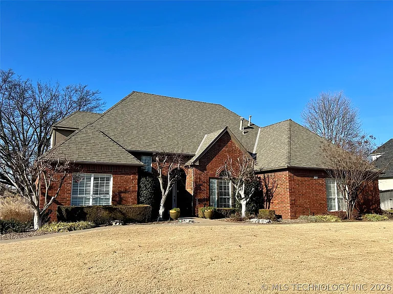 3712 S Orange Cir — Photo 2