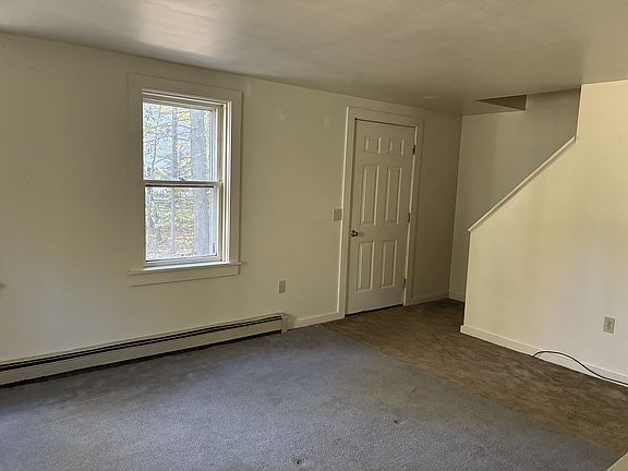 3rd image of 226 Old Portland Rd
