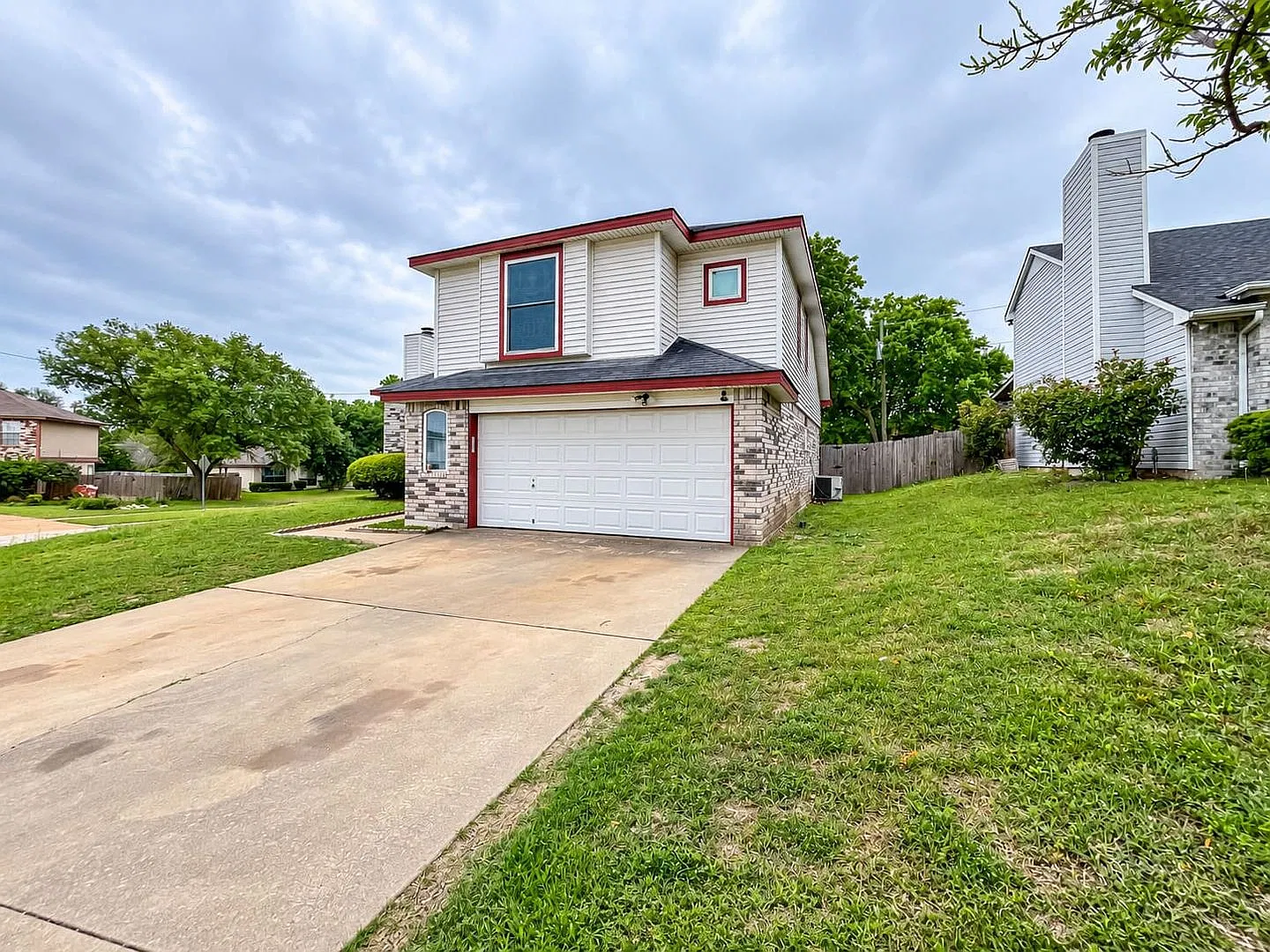 Charming Two-Story Home with Spacious Living in Killeen! — Photo 3