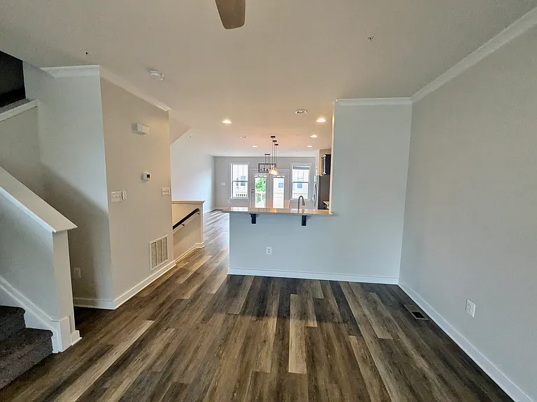 1121 Lawler Dr — Photo 8