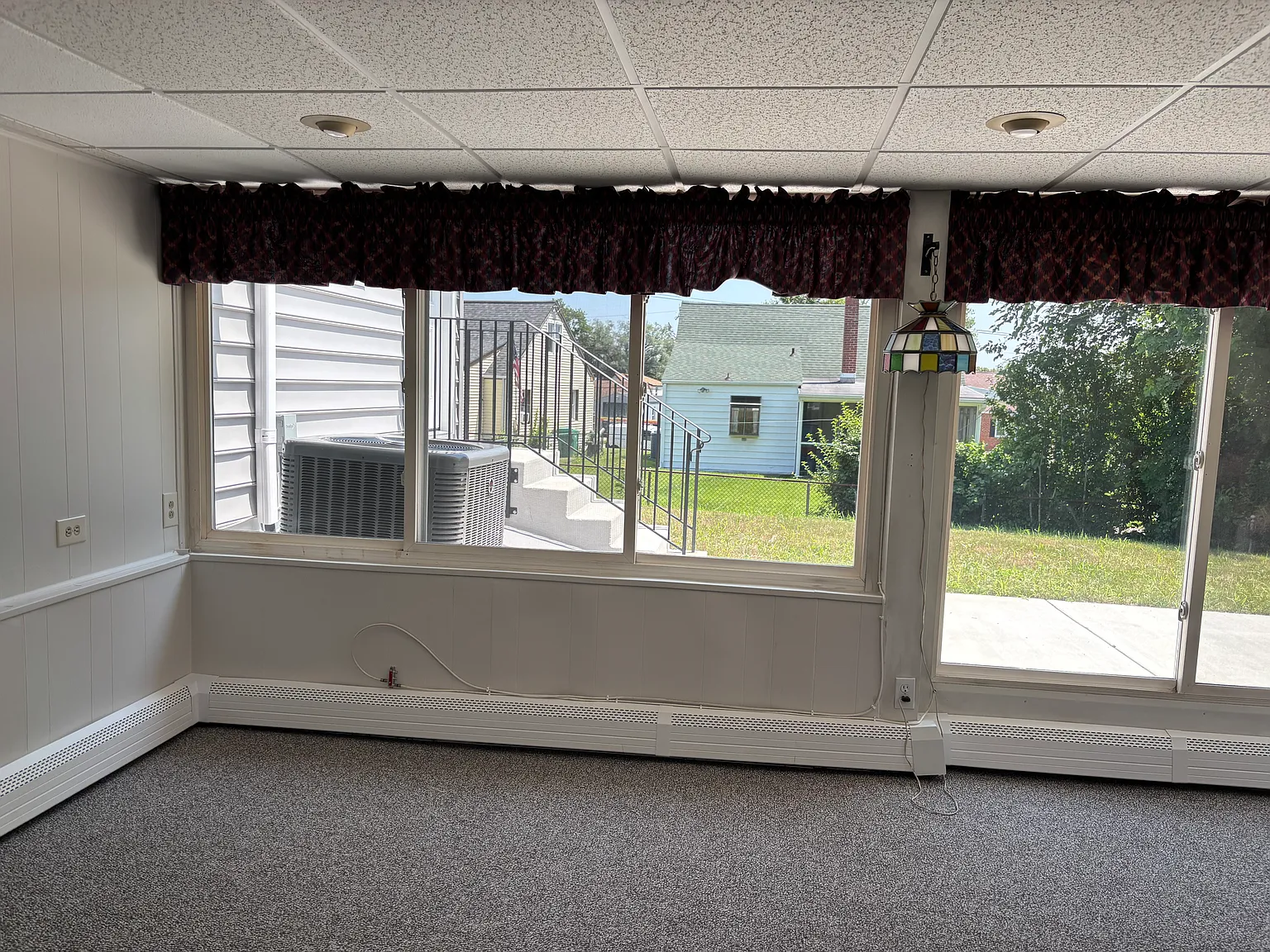 3 bed, 1.5 bath, 1775 sqft, $2,600 — Photo 2