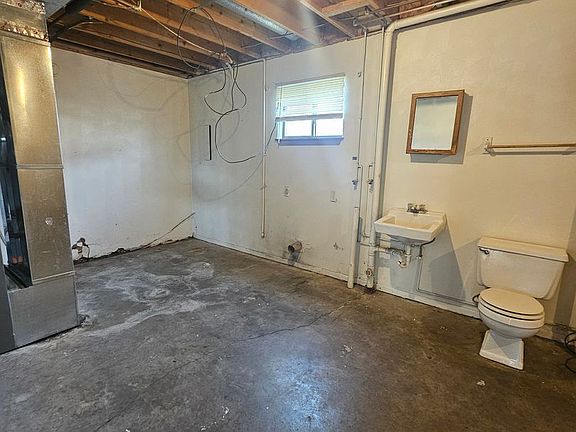 5th image of 754 W 61st St #754