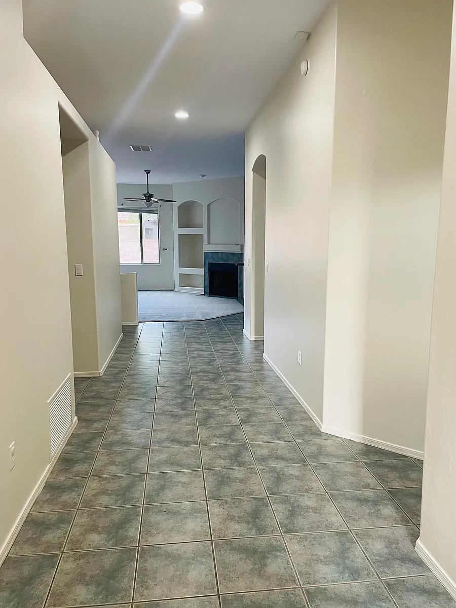 Building Photo - 10417 S Avenger Ln