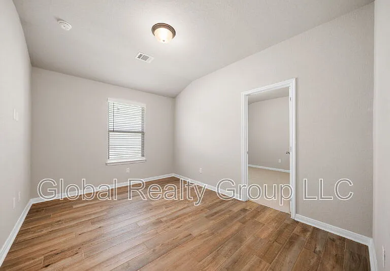 1220 Ella Xing — Photo 15
