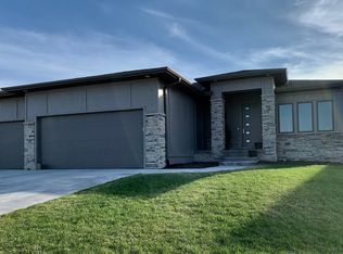 6419 Kelsey Ln, Lincoln, NE 68516