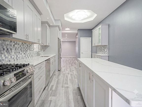 5th image of 151 Moore St