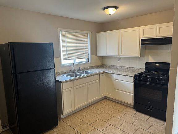 3rd image of 1217 Baron Ave