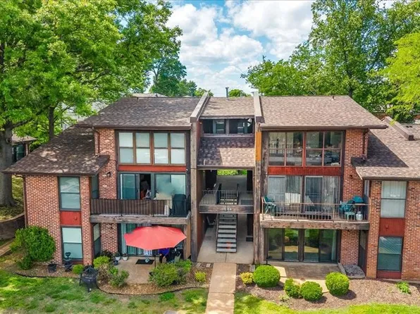 1084 Mersey Bend Dr APT D, Saint Louis, MO 63129