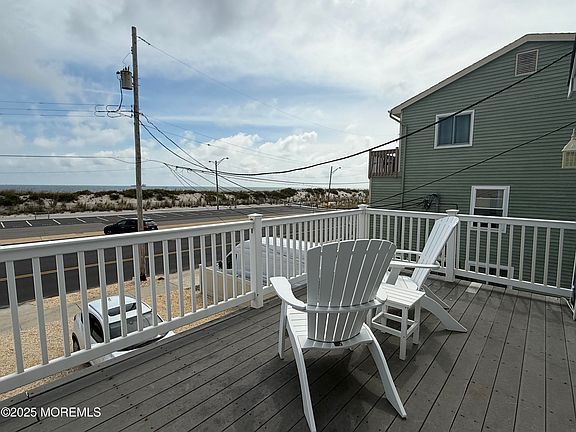 4th image of 1109 N Ocean Ave #A2