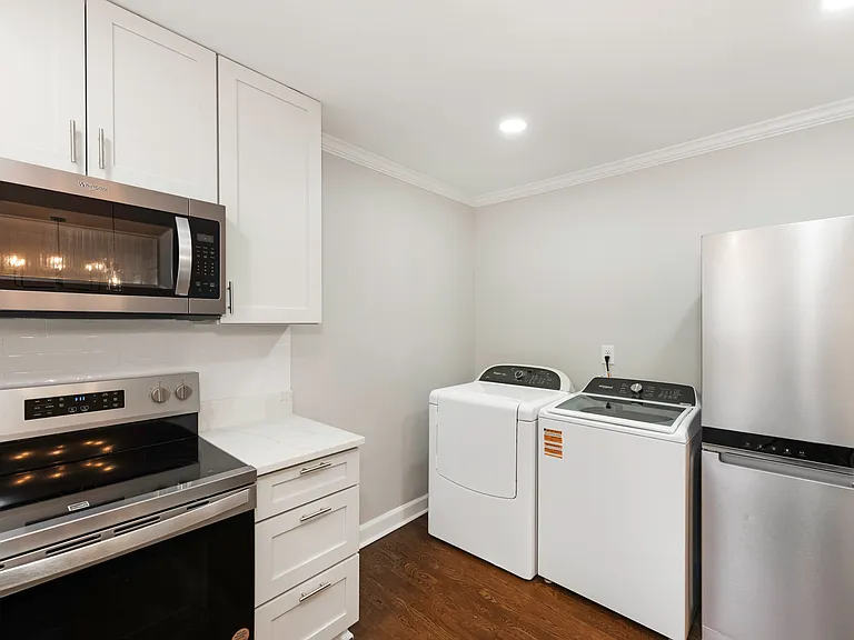 Kitchen/Laundry
