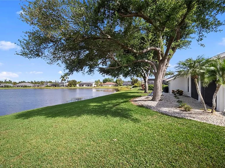 22361 Fountain Lakes Blvd — Photo 5