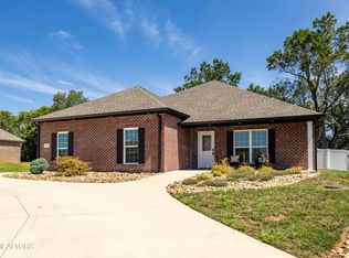 1916 Griffitts Mill Cir, Maryville, TN 37803
