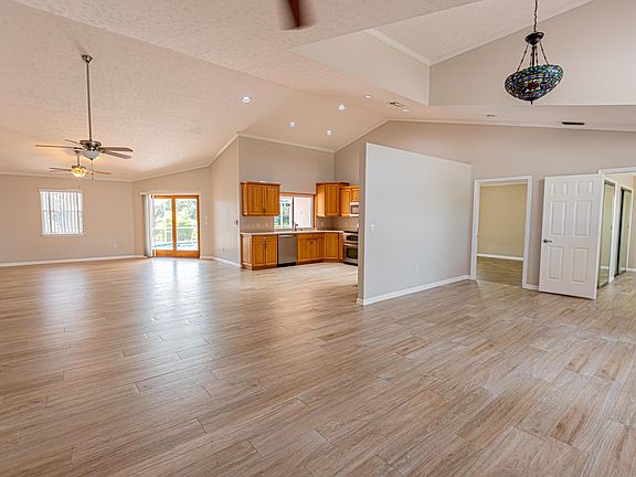 4th image of 465 SW Rosewood Cv