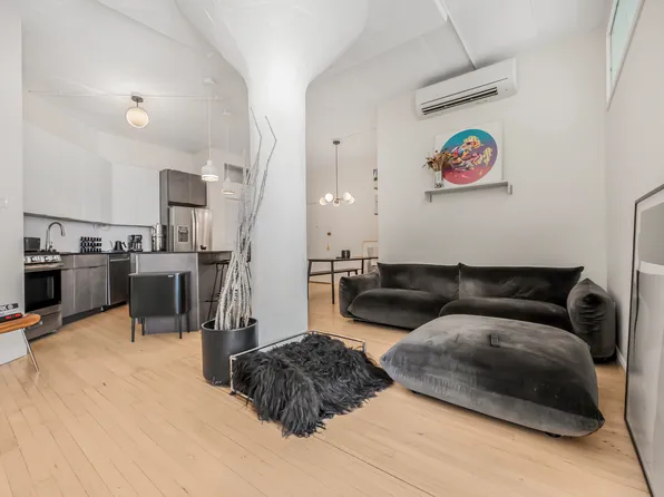 497 Pacific Street image 9 of 23