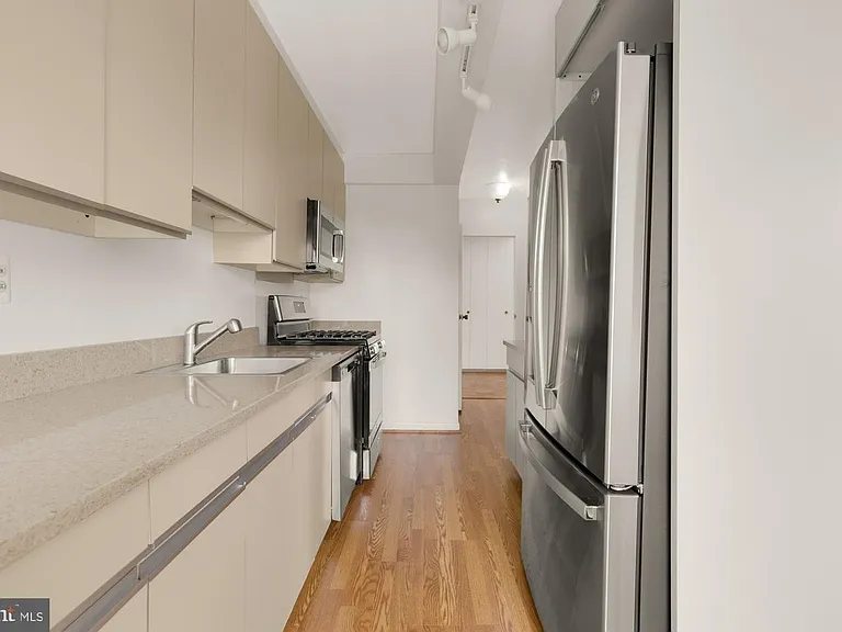 4201 Cathedral Ave NW #1405W — Photo 13