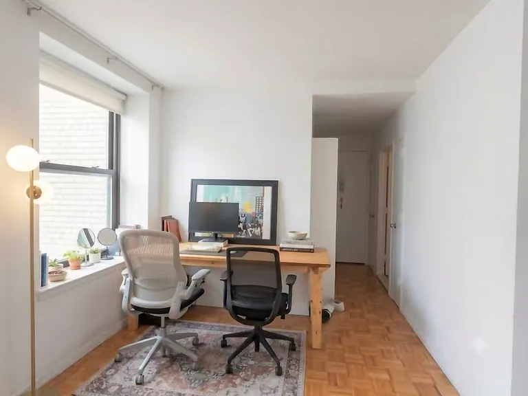 201 W 74th St #9B — Photo 3