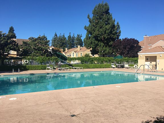 3rd image of 7003 Rodling Dr Unit F