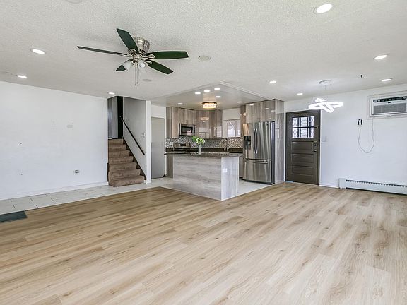 4th image of 6346 N Karlov Ave