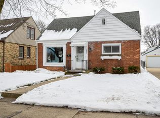 2929 E Allerton Ave, St Francis, WI 53235