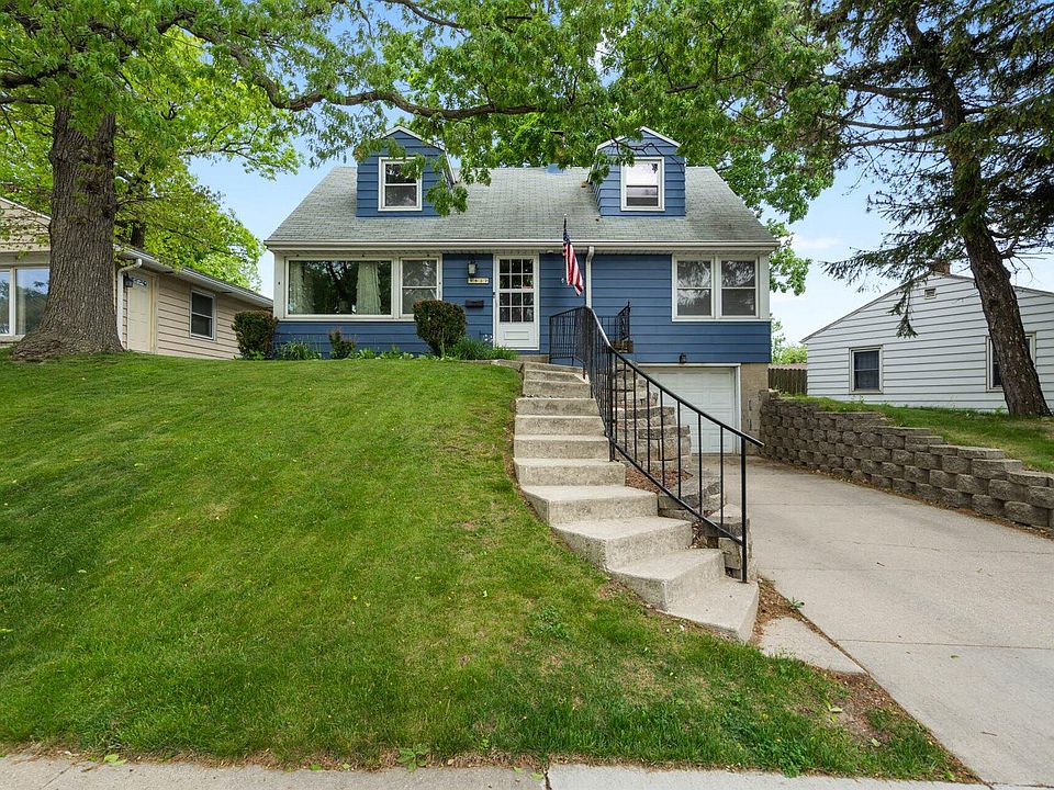1st image of 9437 W Saint Paul Ave